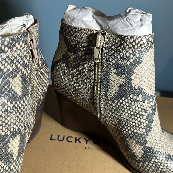 NWT snake print boots - Picture 6 of 7